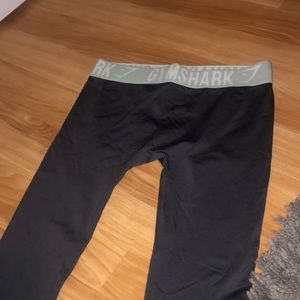 NWT Gymshark Fit Leggings in Charcoal/Pistachio